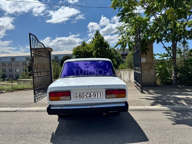 LADA (VAZ) 2107-2