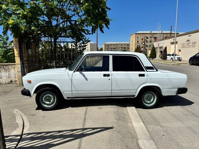 LADA (VAZ) 2107-4