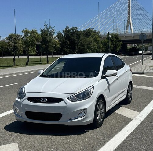 Hyundai Accent-2