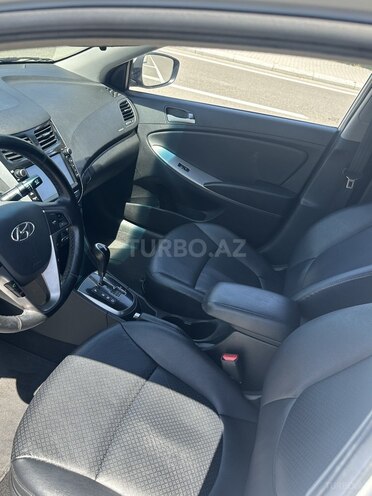 Hyundai Accent-6