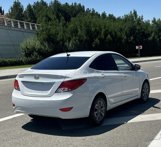 Hyundai Accent-3