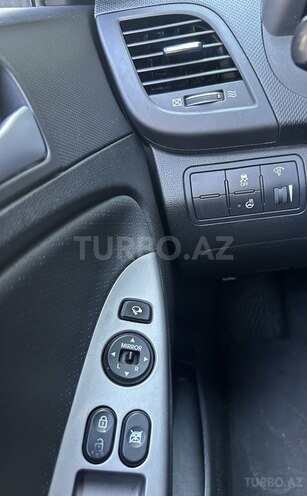 Hyundai Accent-8