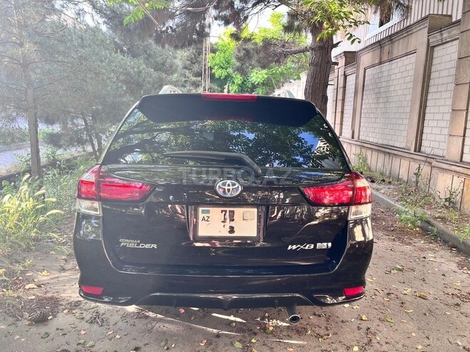 Toyota Corolla Fielder-5