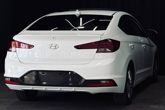 Hyundai Elantra-6