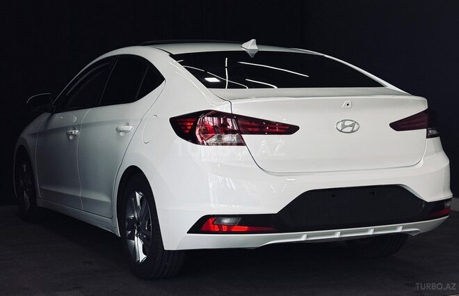 Hyundai Elantra-7