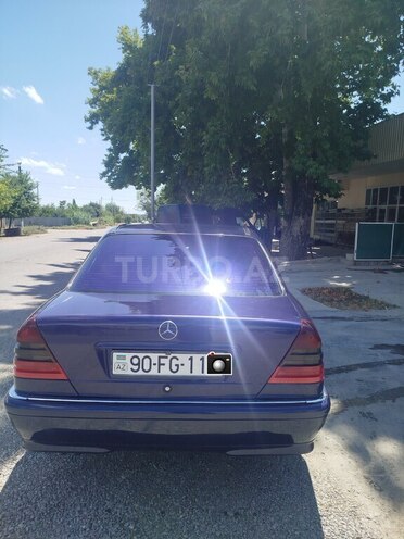 Mercedes C 240-3