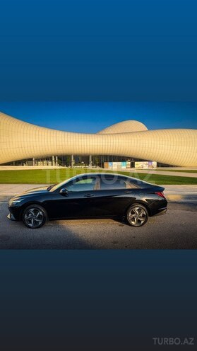 Hyundai Elantra-3