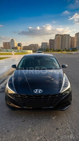 Hyundai Elantra-1