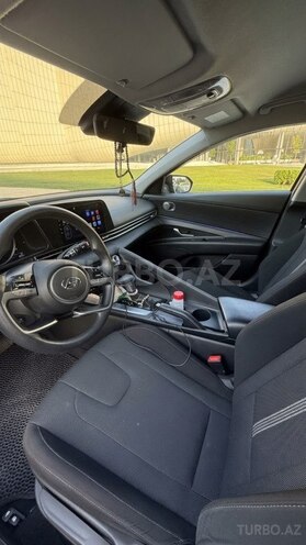 Hyundai Elantra-6