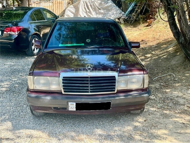 Mercedes 190-1