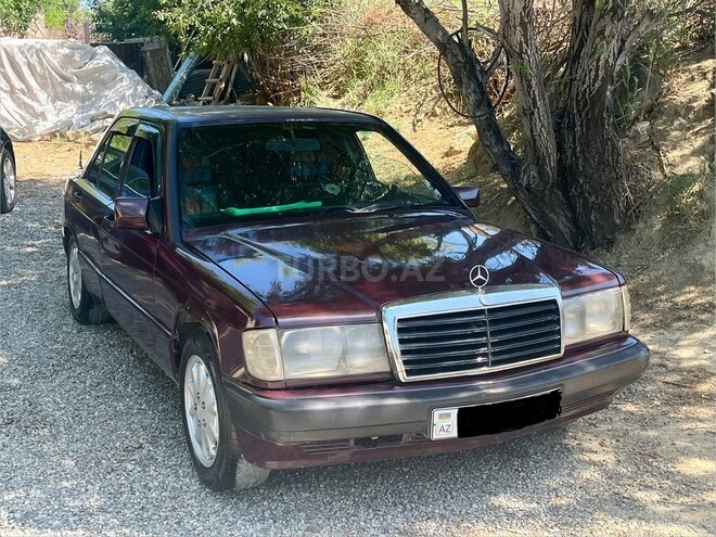 Mercedes 190-2