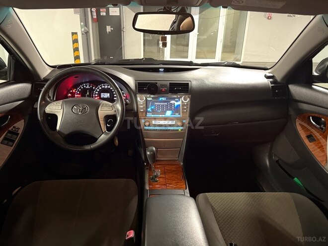 Toyota Camry-15
