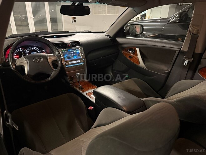Toyota Camry-16