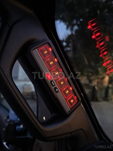 Jeep Wrangler-13