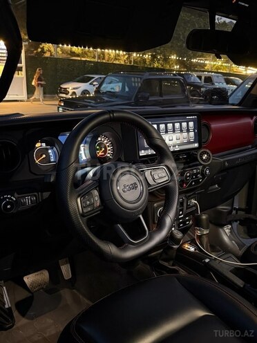 Jeep Wrangler-12