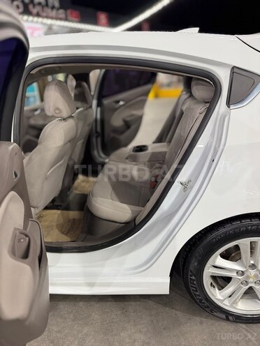 Chevrolet Cruze-17
