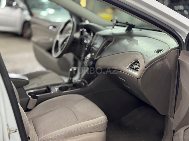Chevrolet Cruze-14