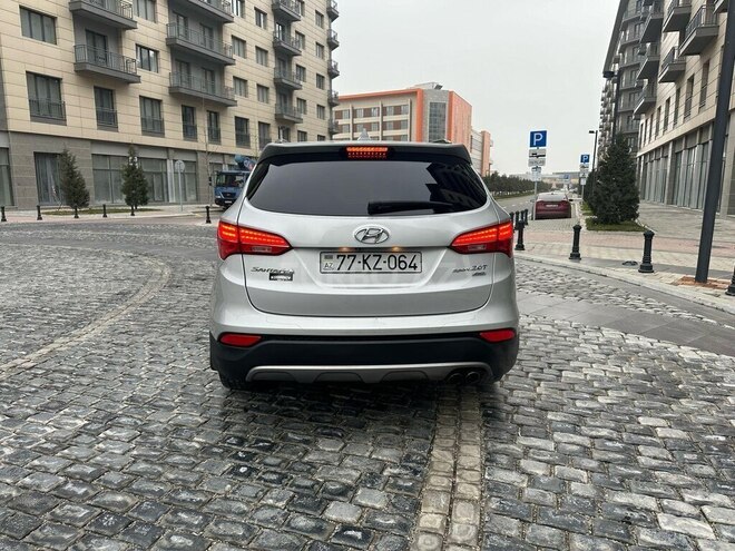 Hyundai Santa Fe-13