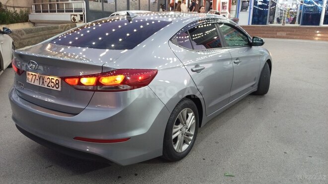 Hyundai Elantra-7