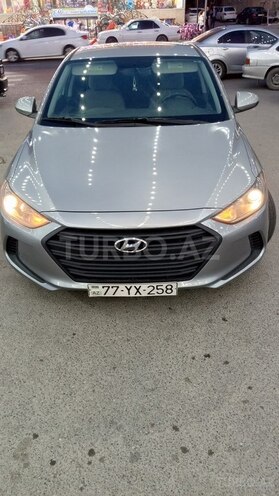 Hyundai Elantra-2