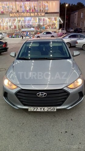 Hyundai Elantra-3
