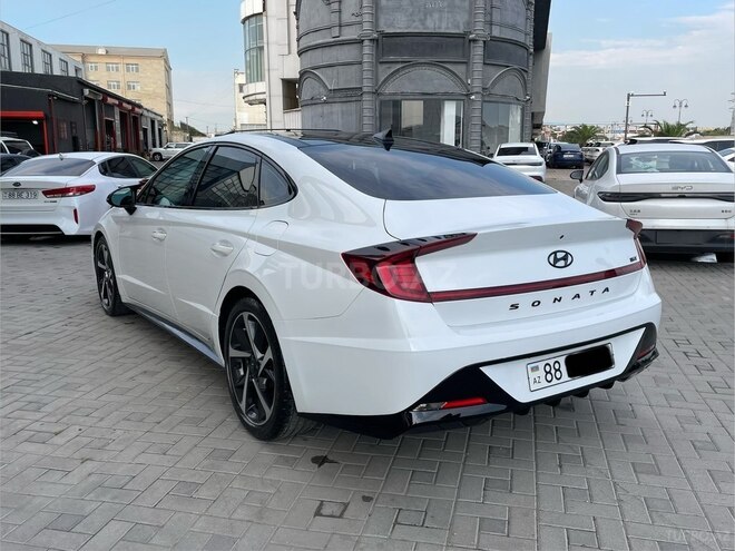Hyundai Sonata-4