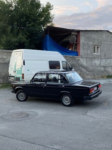 LADA (VAZ) 2107-2