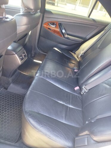 Toyota Camry-13
