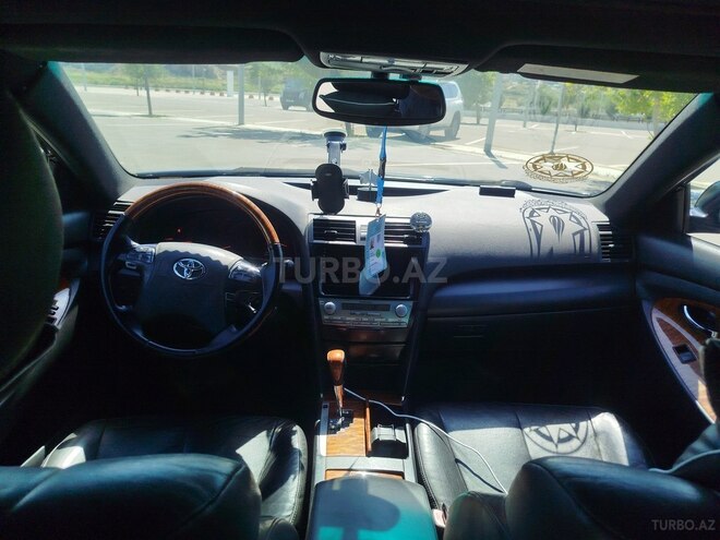 Toyota Camry-15