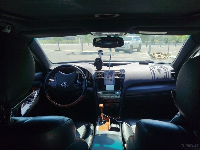 Toyota Camry-14