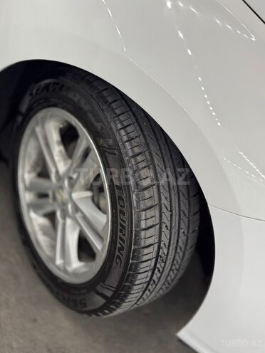 Chevrolet Cruze-11
