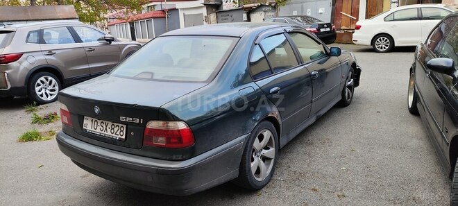 BMW 523-4