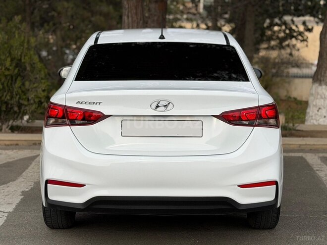 Hyundai Accent-6