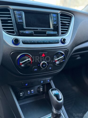 Hyundai Accent-9