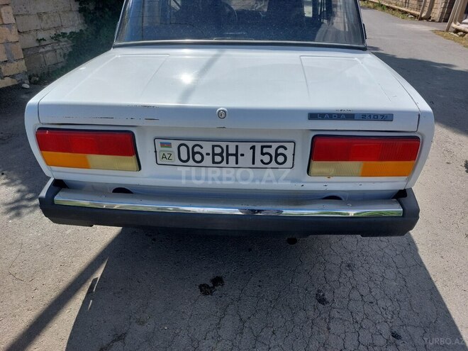 LADA (VAZ) 2107-2