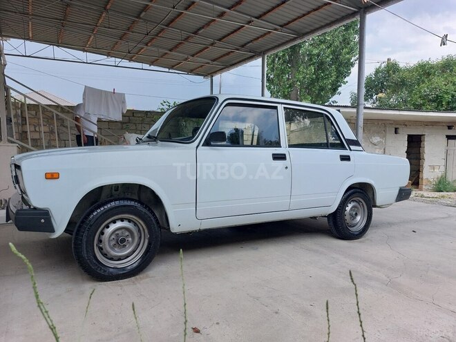 LADA (VAZ) 2107-4