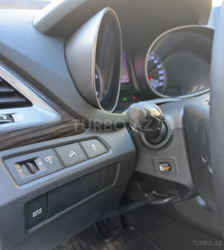Hyundai Santa Fe-13