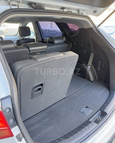 Hyundai Santa Fe-15