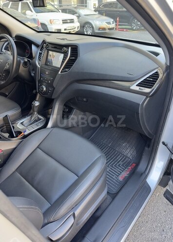 Hyundai Santa Fe-12
