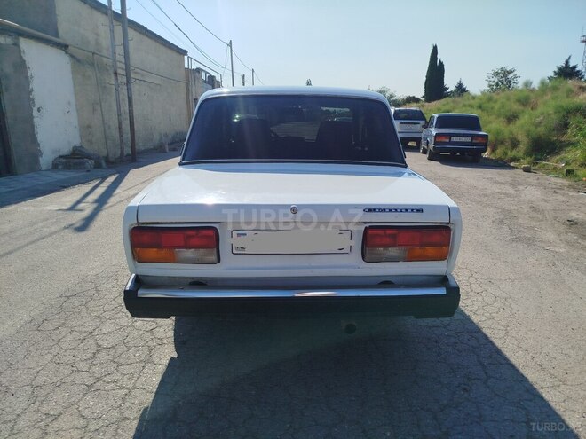 LADA (VAZ) 2107-2
