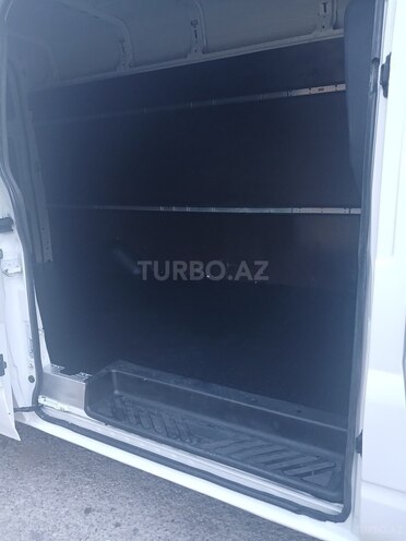 Ford Transit-8