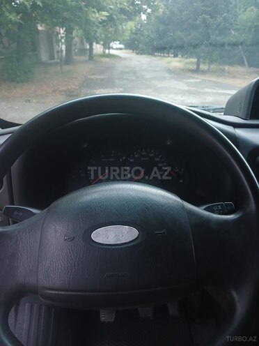 Ford Transit-3