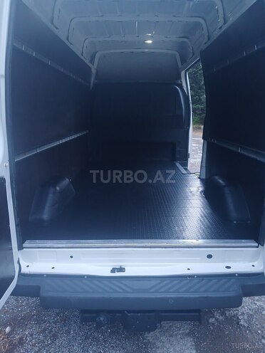 Ford Transit-6