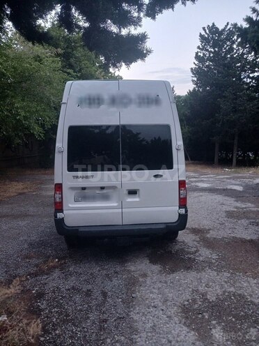 Ford Transit-2