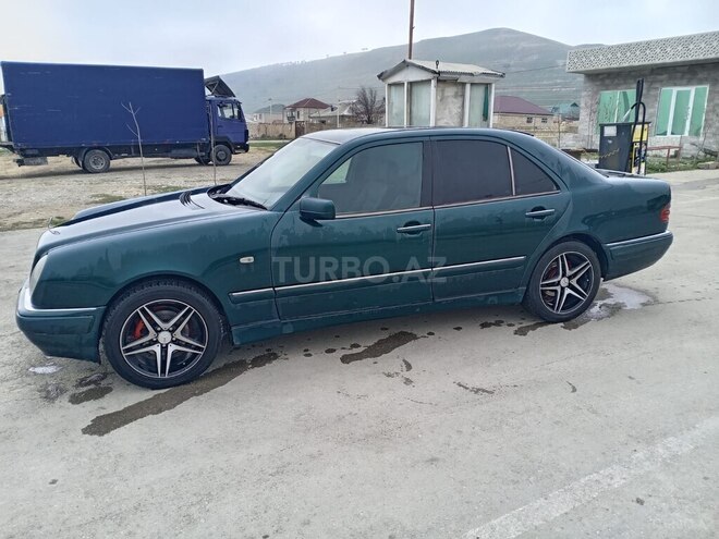 Mercedes E 320-3