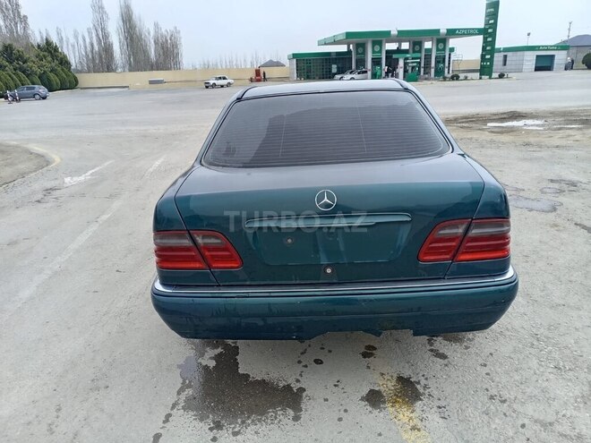 Mercedes E 320-4