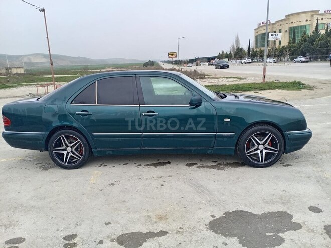 Mercedes E 320-5