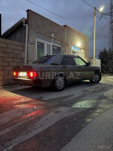 Mercedes 190-2