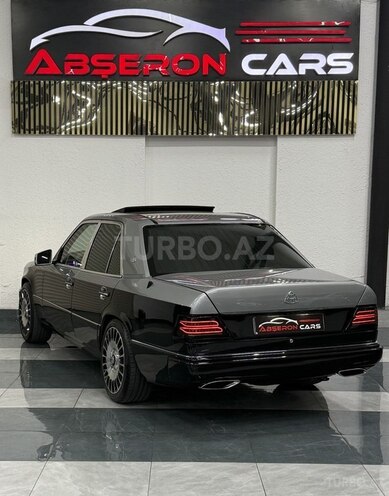 Mercedes 220 E-8