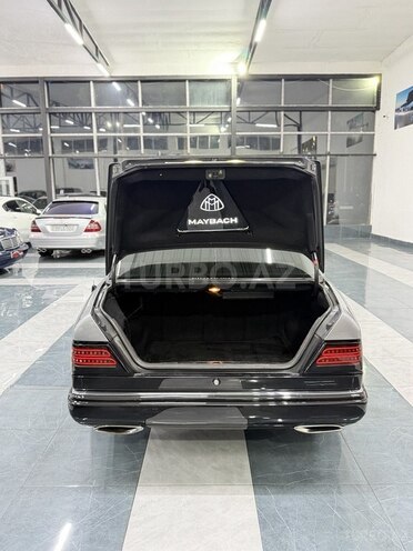 Mercedes 220 E-15